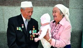 Ата-әженің немерелерімен араласуына қатысты жаңа норма енгізілмек