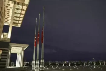 Түркияның барлық аумағында мемлекеттік тулар жартылай түсірілді