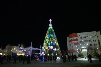 Қызылордада жаңажылдық шырша шамы жағылды