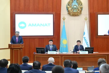 «Amanat» партиясы Үкіметтің бірыңғай сағаттық белдеуге өтуге қатысты есебін тыңдады