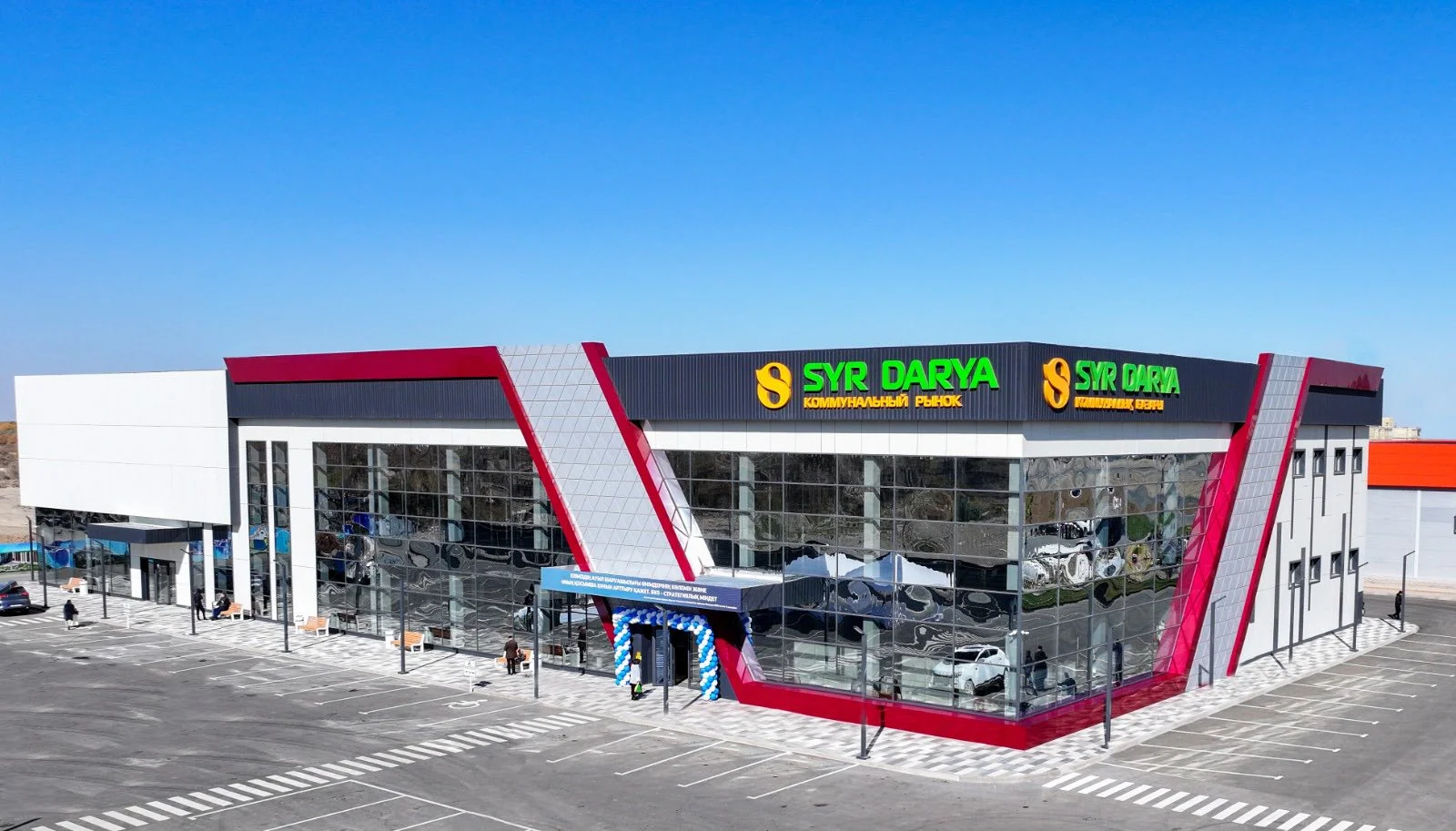 мөлдір трусикидегі қыздар