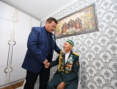 Сыр өңірінде соғыс ардагеріне, коммуналдық сала мамандарына құрмет көрсетілді